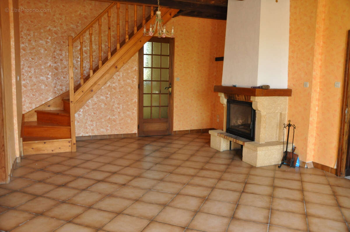 Jolie longère à la campagne, avec 6 chambres et 5610 m2 de terrain - photo 2