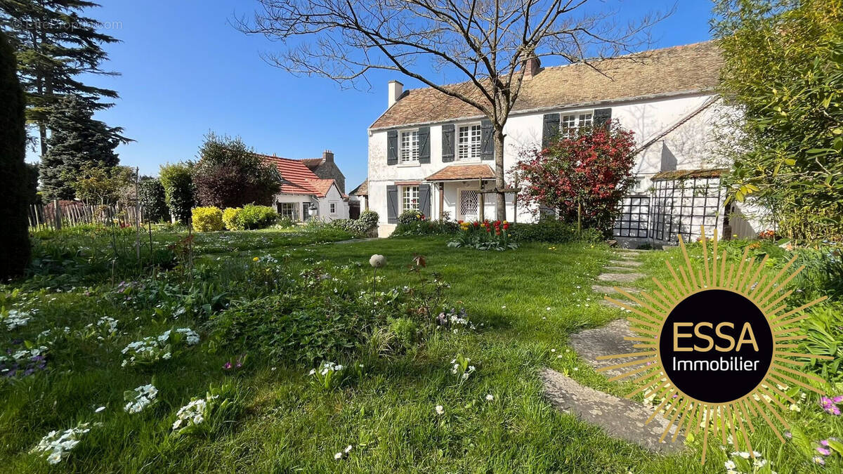 Maison à NEAUPHLE-LE-CHATEAU