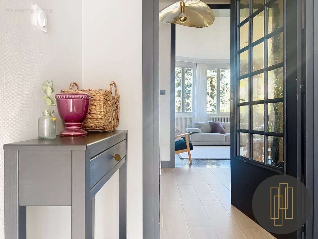 Maison à NEUVILLE-SUR-SAONE