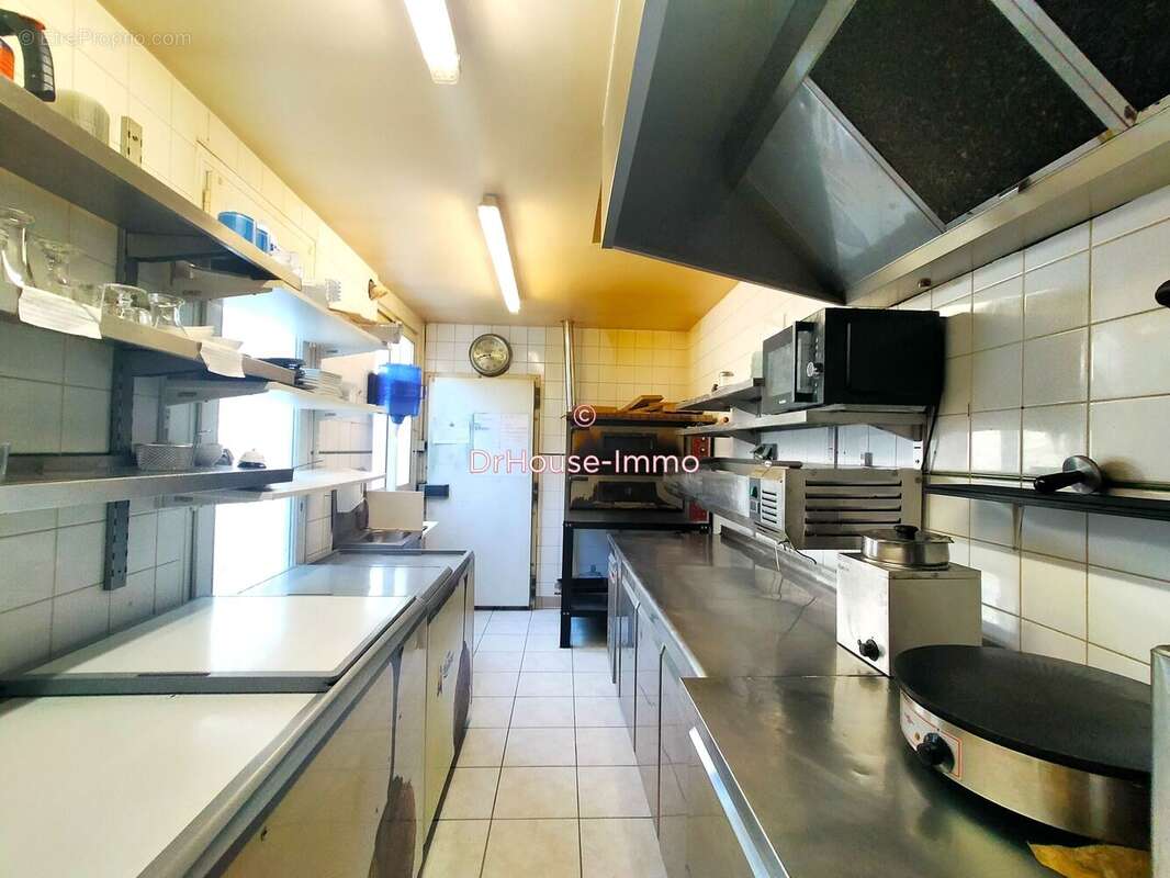 Commerce 215 m² à Vivonne  - photo 2