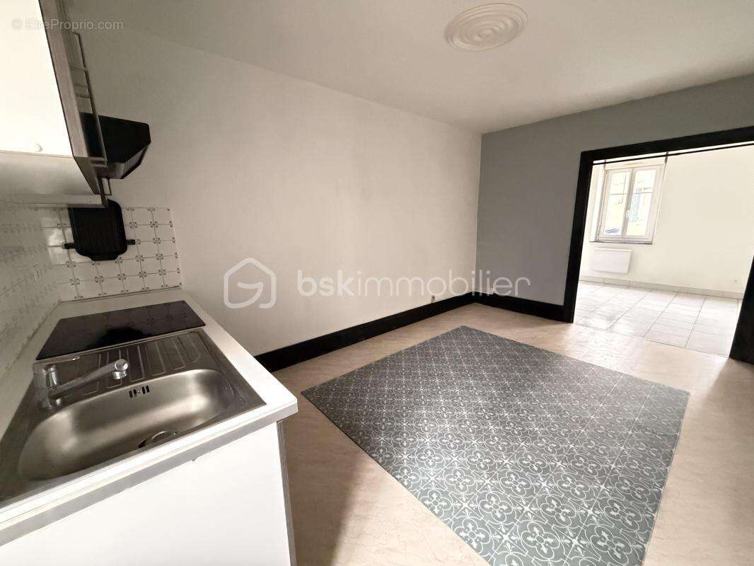 Appartement à LA GUERCHE-SUR-L'AUBOIS