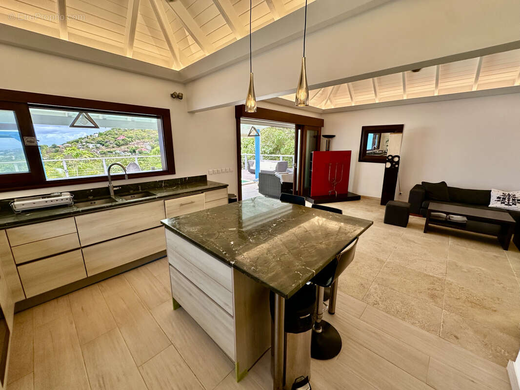 Maison à CAPESTERRE-BELLE-EAU