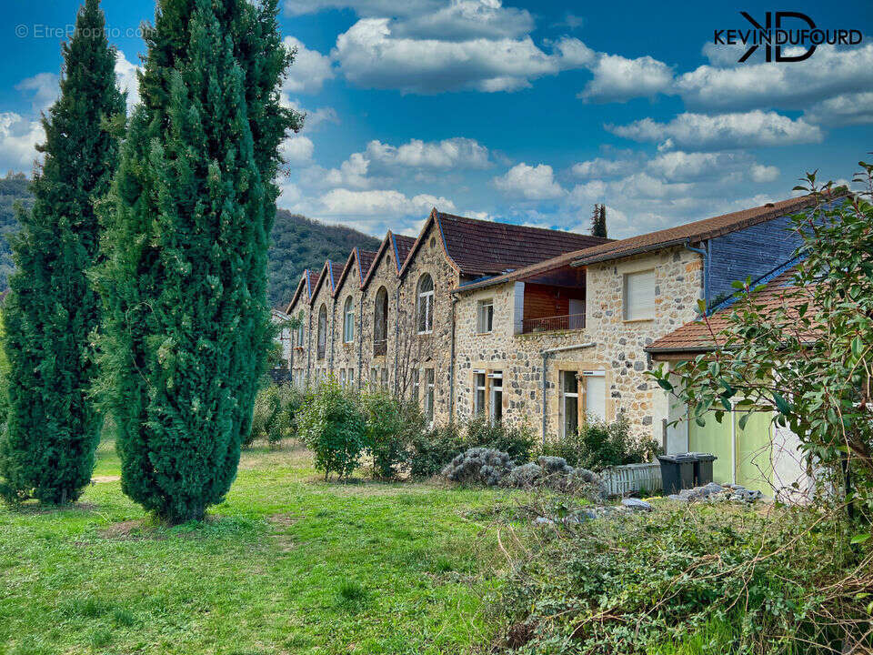Appartement à PONT-DE-LABEAUME