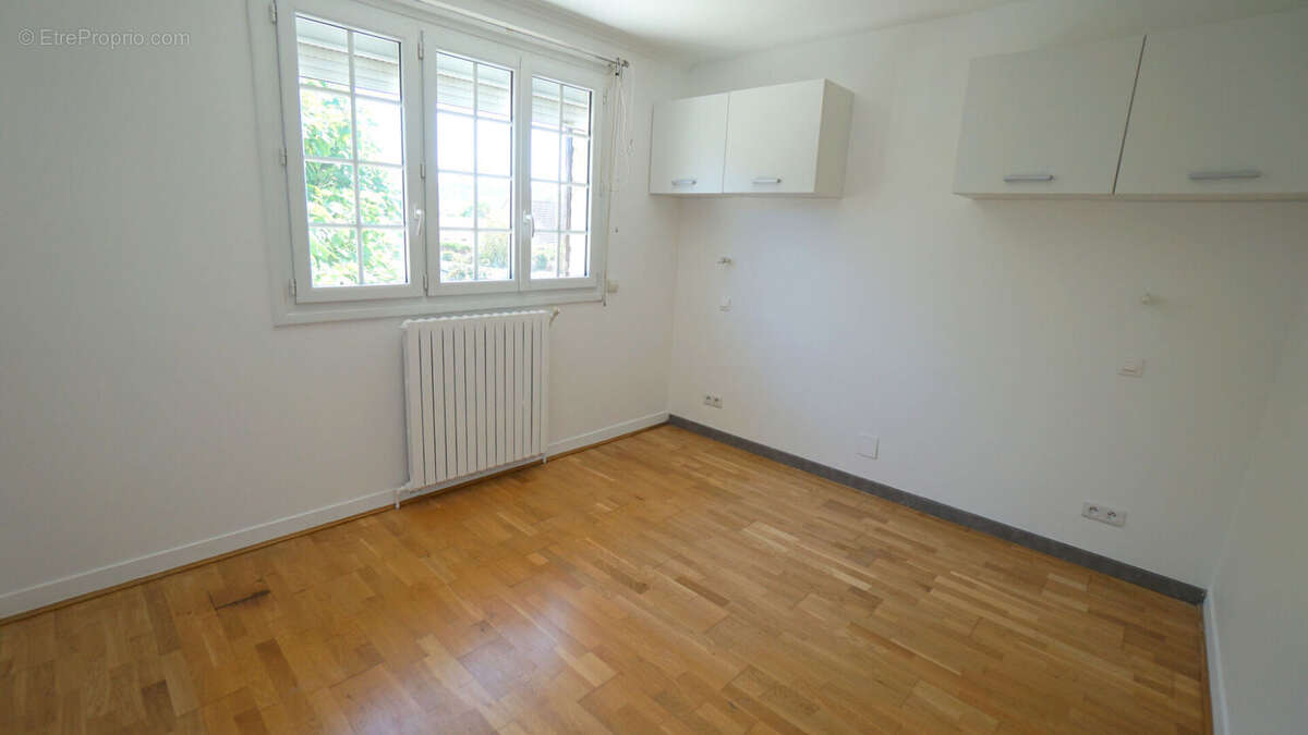 Maison à Porcheville 7 pièce(s) 141 m2 avec piscine - photo 11