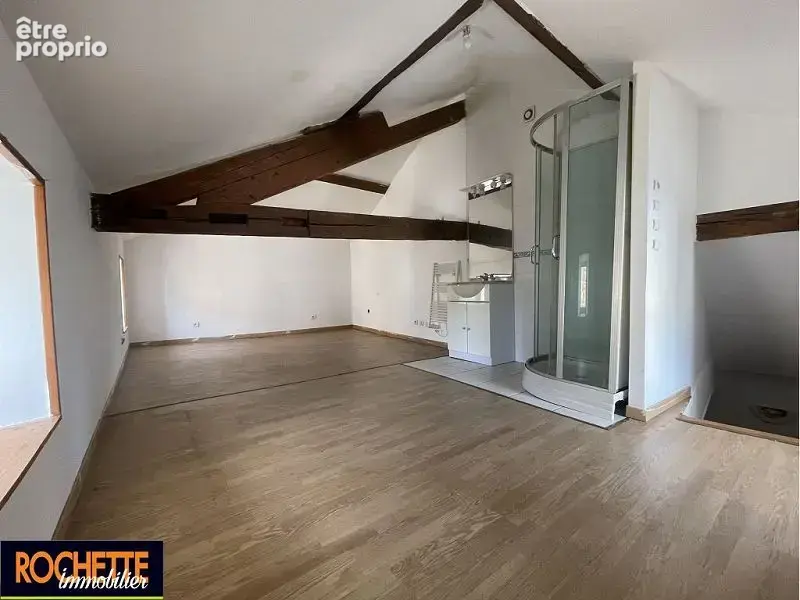 Appartement 200 m² à Neronde  - photo 6