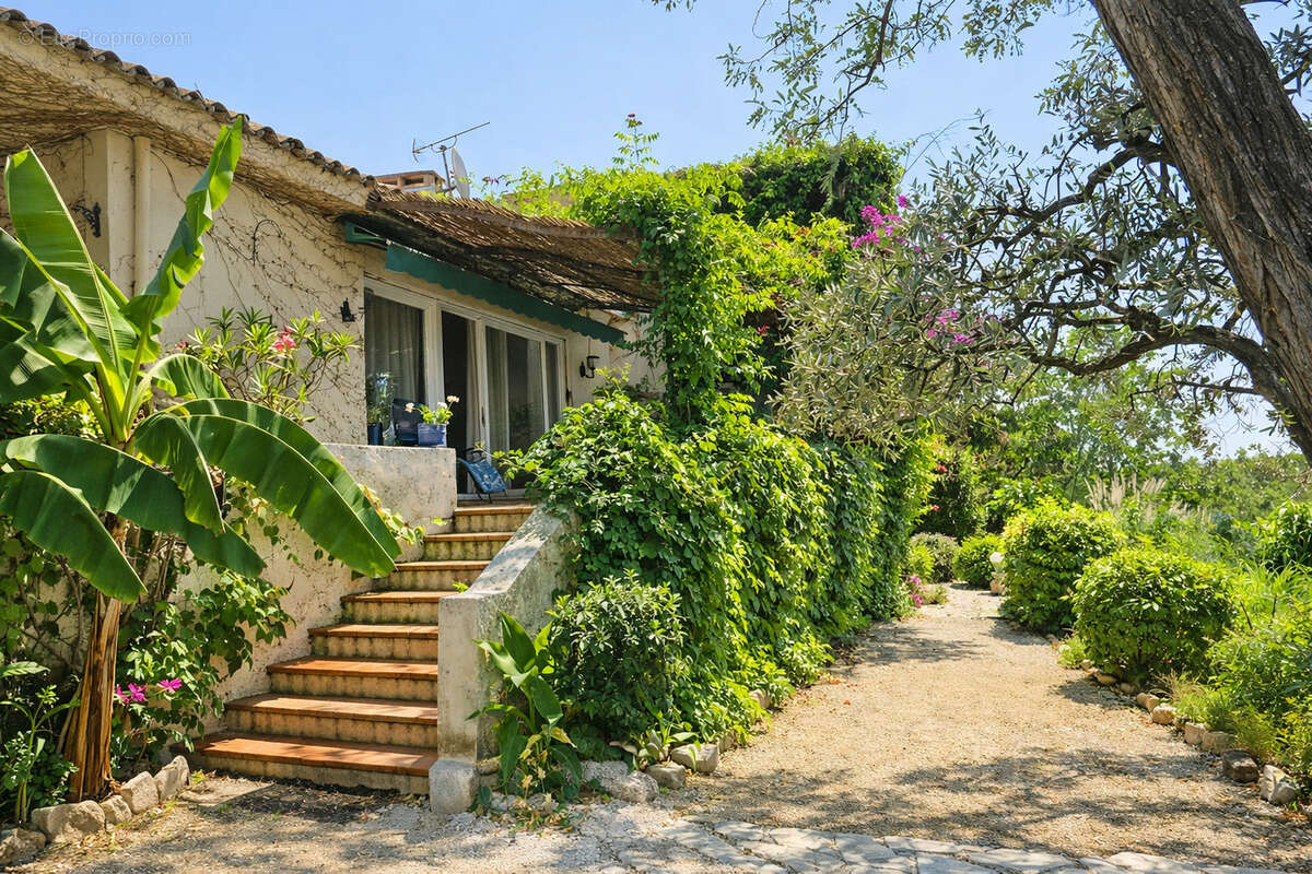 Autre à MOUGINS
