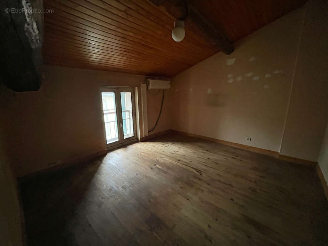 Appartement à GENAY