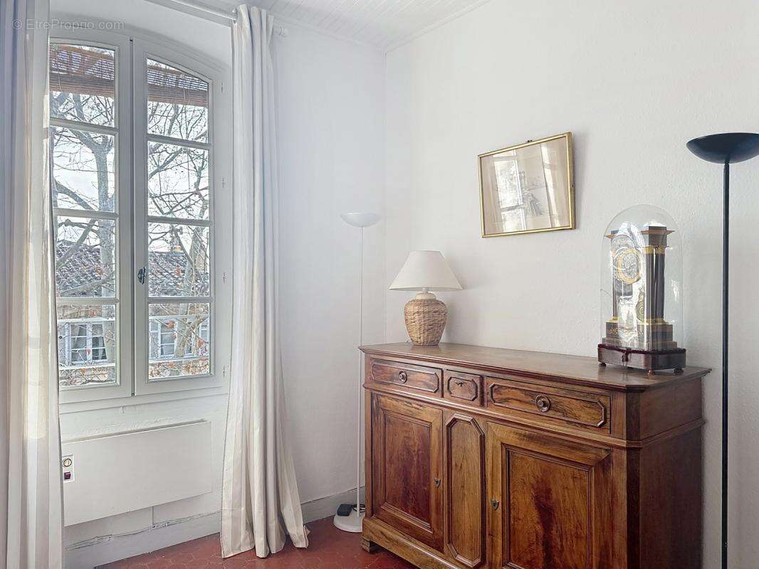 Exclusivité - Avignon Intra-muros. Appartement 2 Pièces 49m² - photo 6