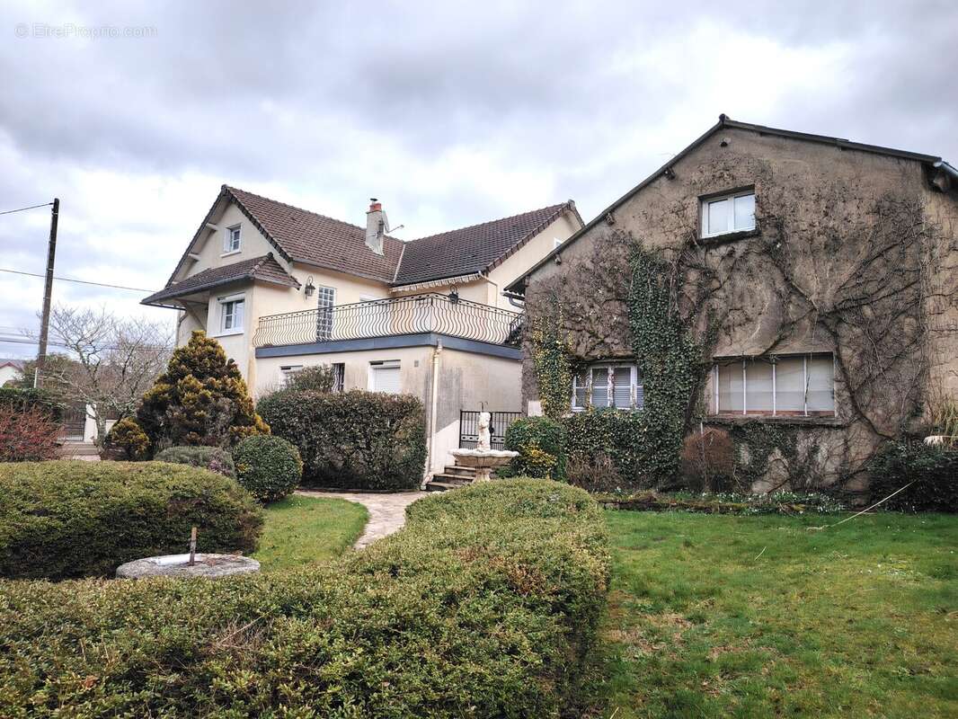 Maison à BUSSIERE-DUNOISE