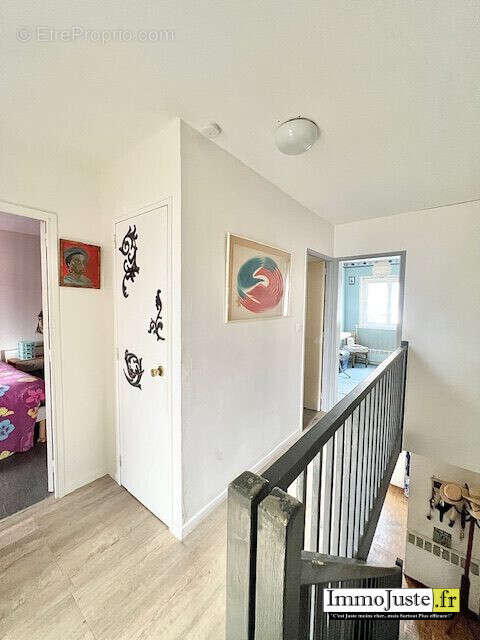 Maison 97 m² à Elancourt  - photo 9