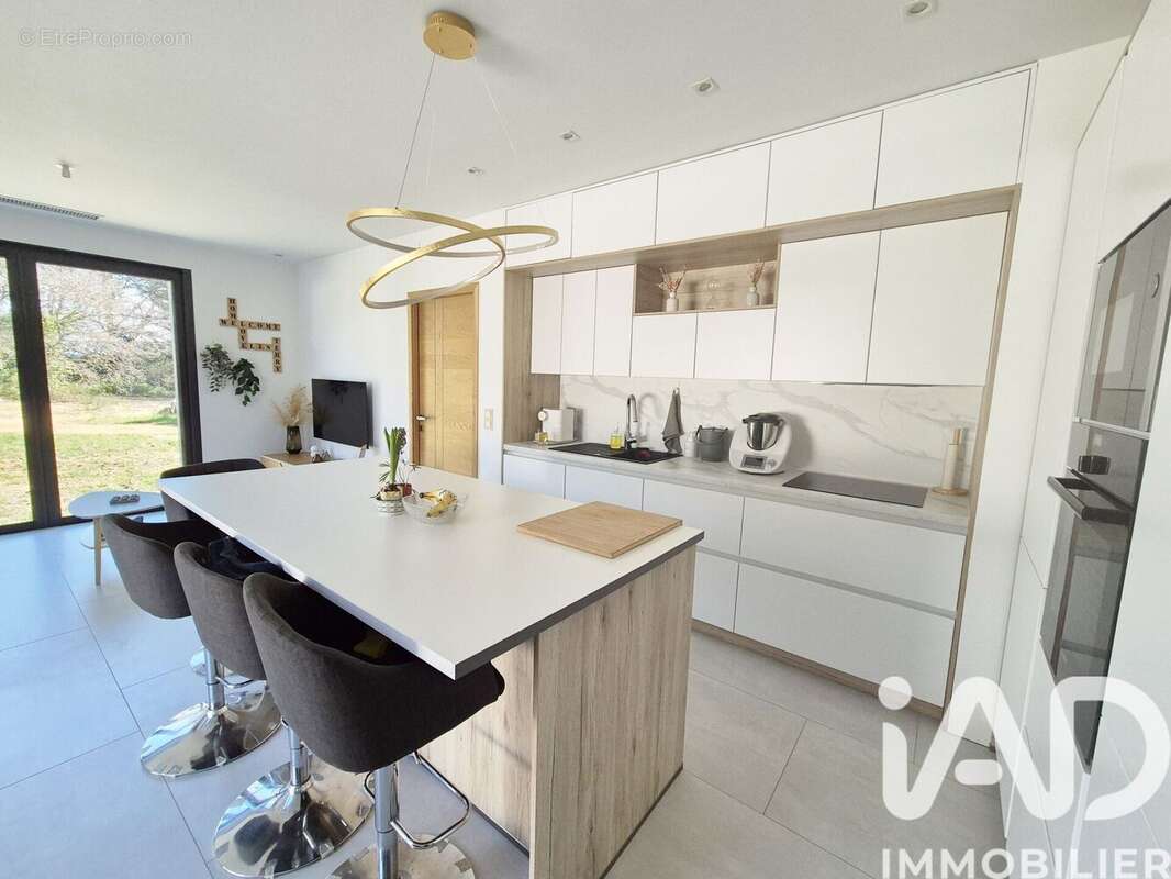 Photo 2 - Maison à ROGNES