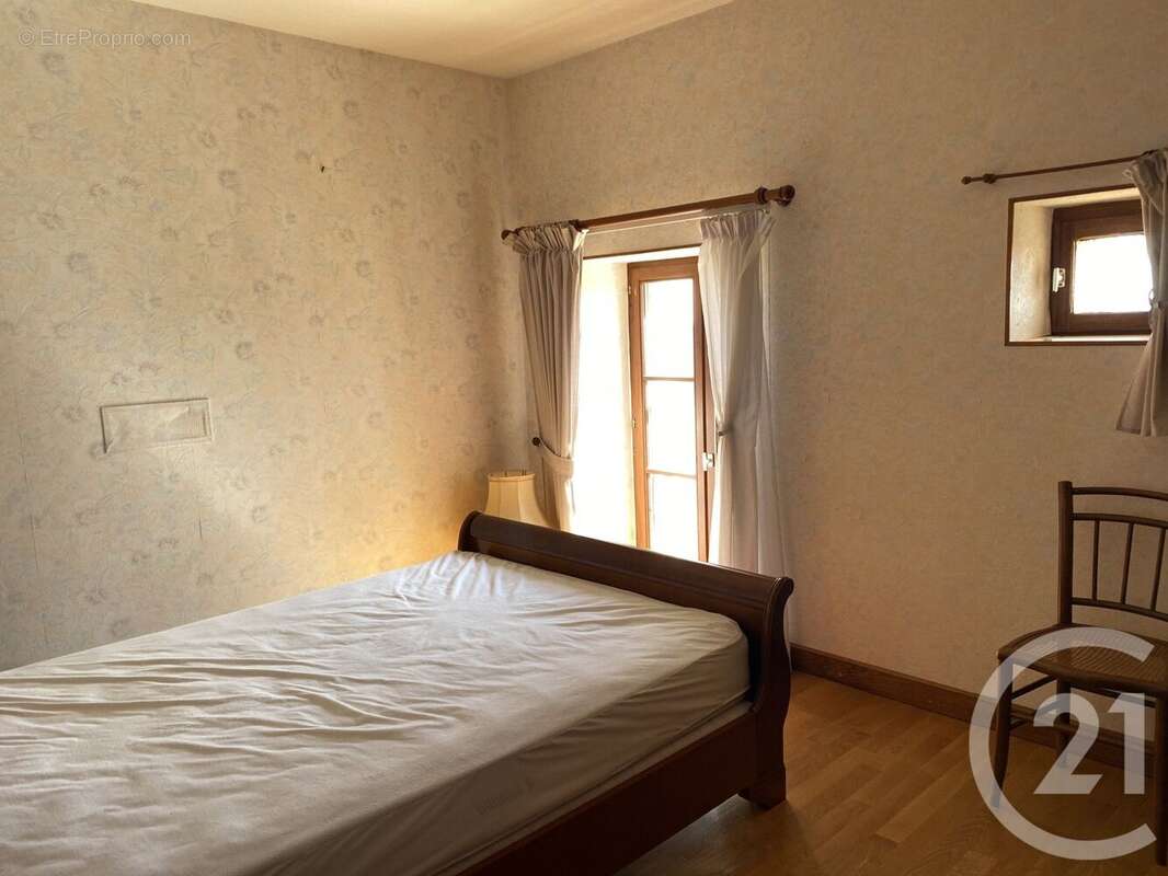 Maison à SURY-EN-VAUX