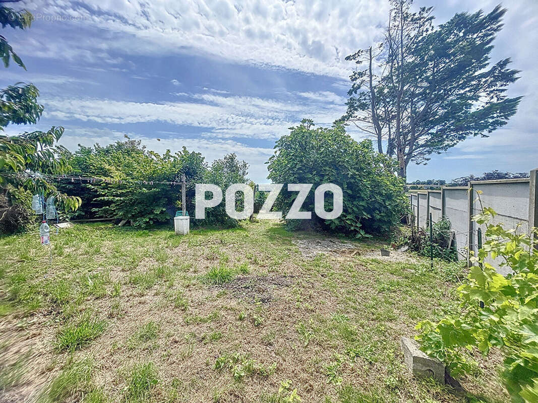 Maison à HEUGUEVILLE-SUR-SIENNE