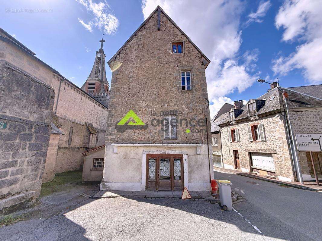 Appartement à SAINT-VAURY