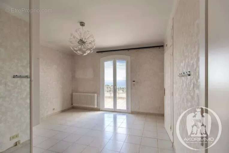 Appartement à LA TURBIE