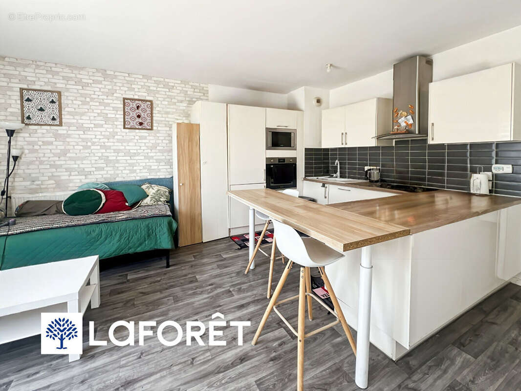 Appartement à FLEURY-MEROGIS