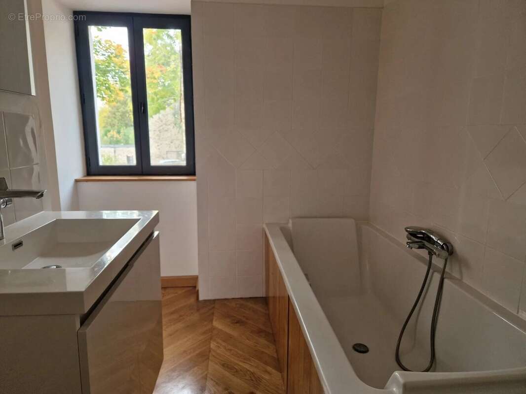 Maison à VOISINS-LE-BRETONNEUX