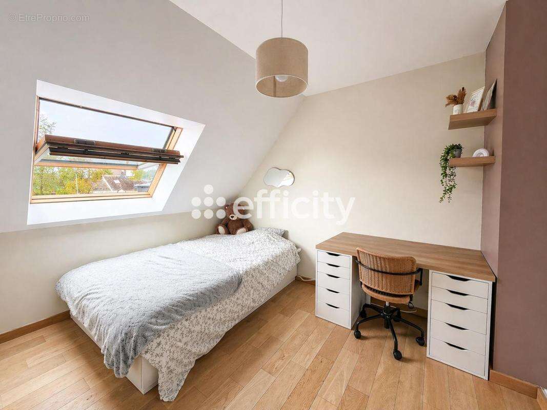 Maison 210 m² à Brece  - photo 11