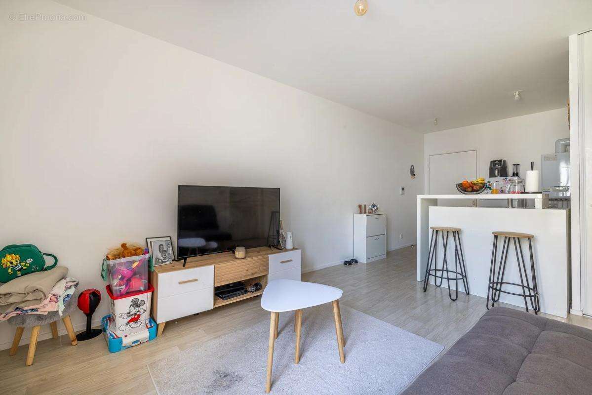Appartement à FLEURY-MEROGIS