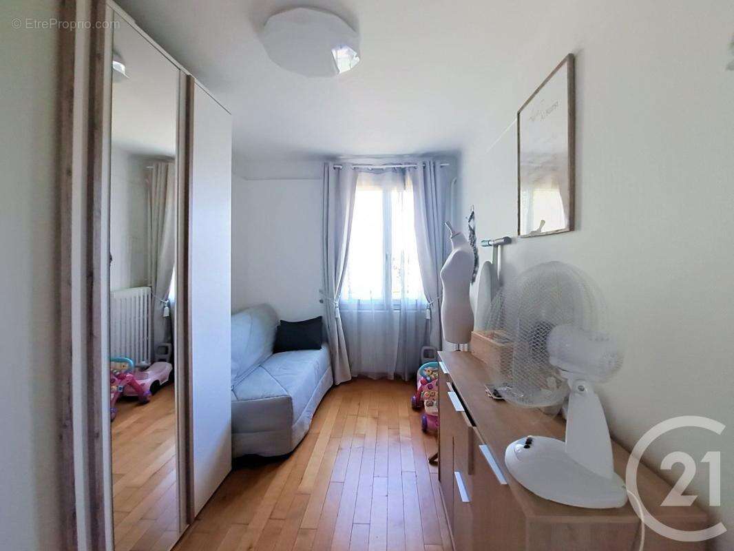 Appartement 68 m² à Creteil  - photo 5