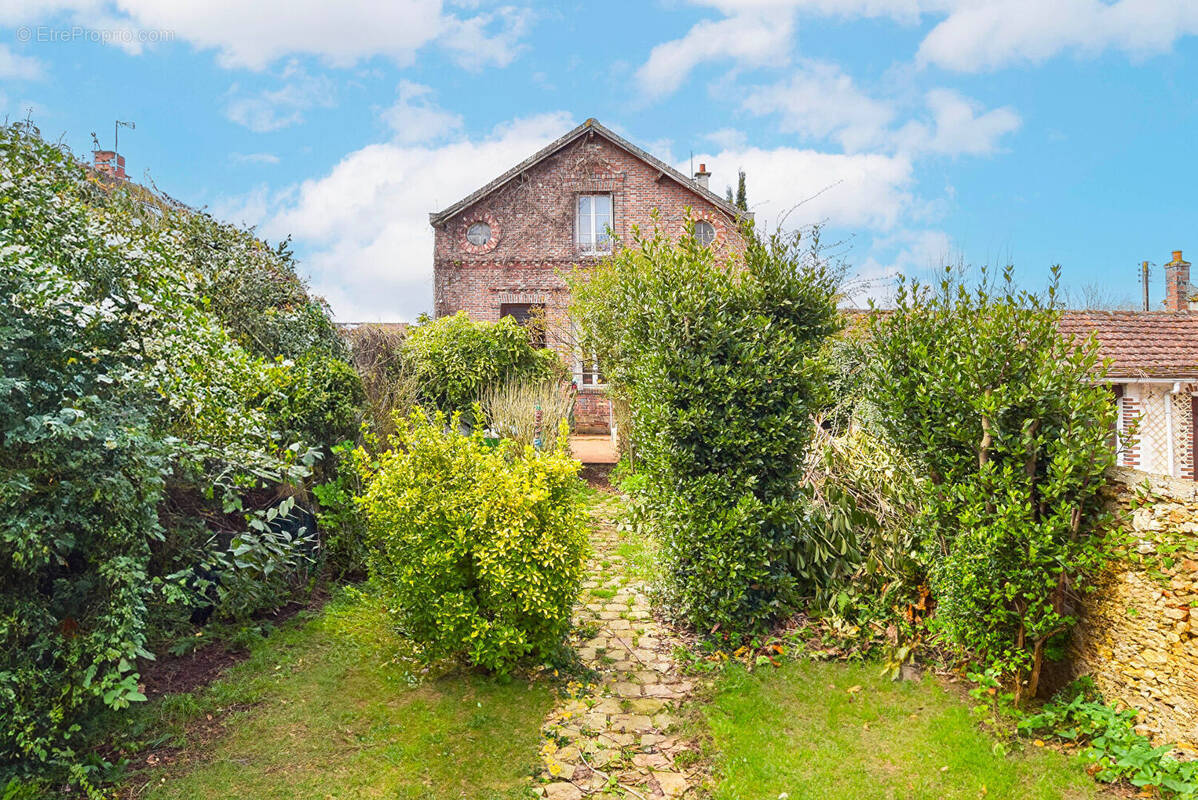 Maison à GUIGNES