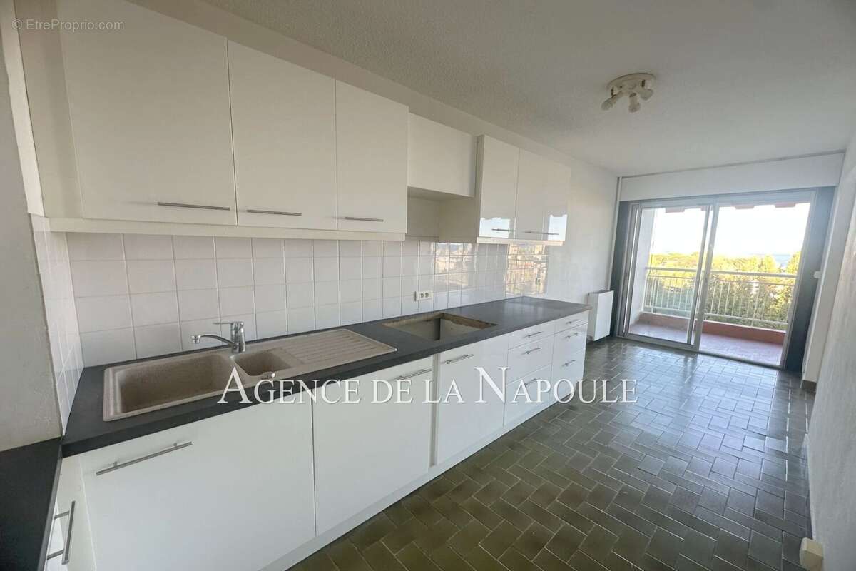 Appartement à MANDELIEU-LA-NAPOULE