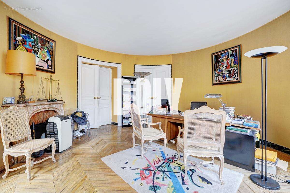 Commerce à PARIS-16E