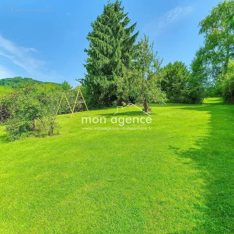 Terrain à AMFREVILLE-LA-MI-VOIE