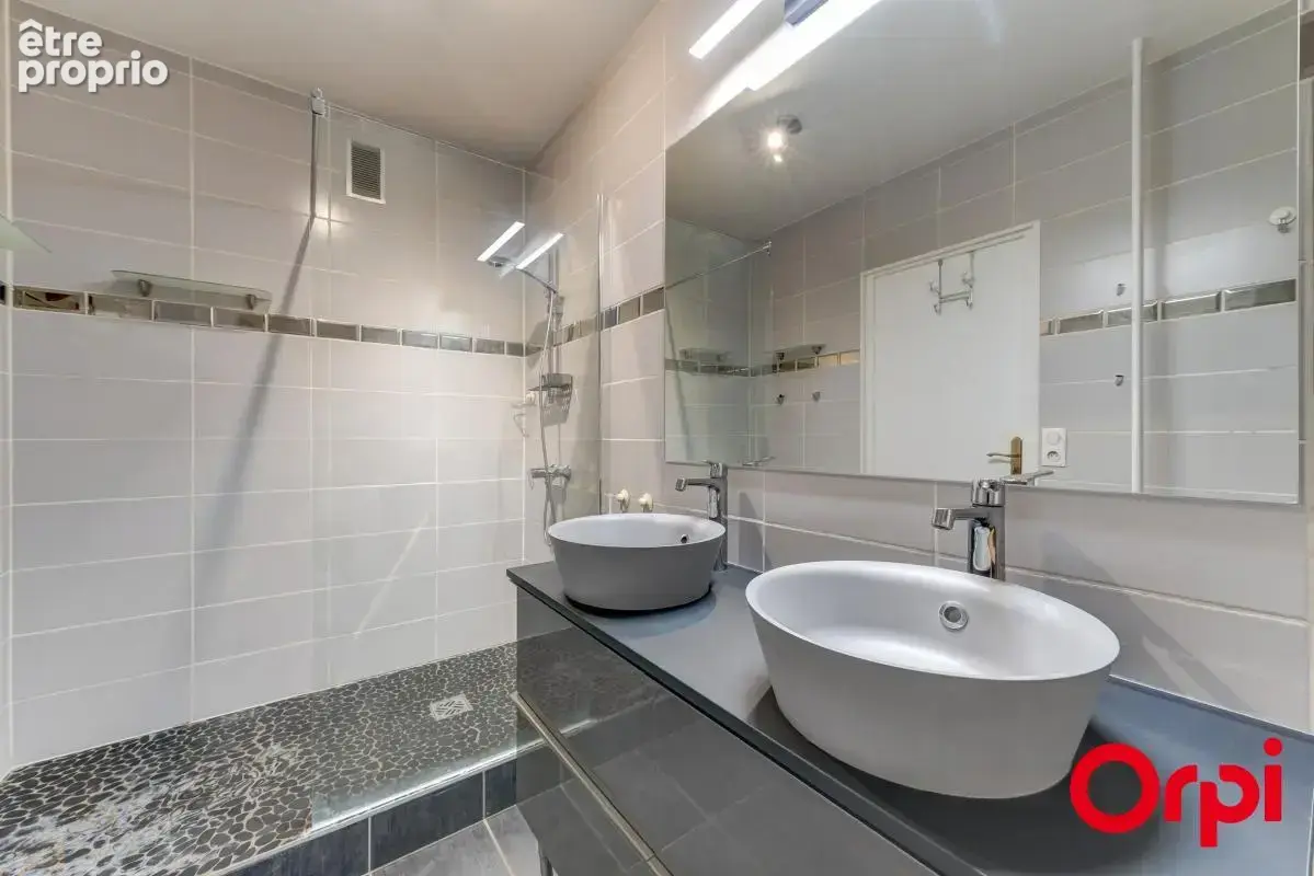 Exclusivité Orpi - Appartement T3 lumineux de près de 77 m2 avec une place privative - photo 12