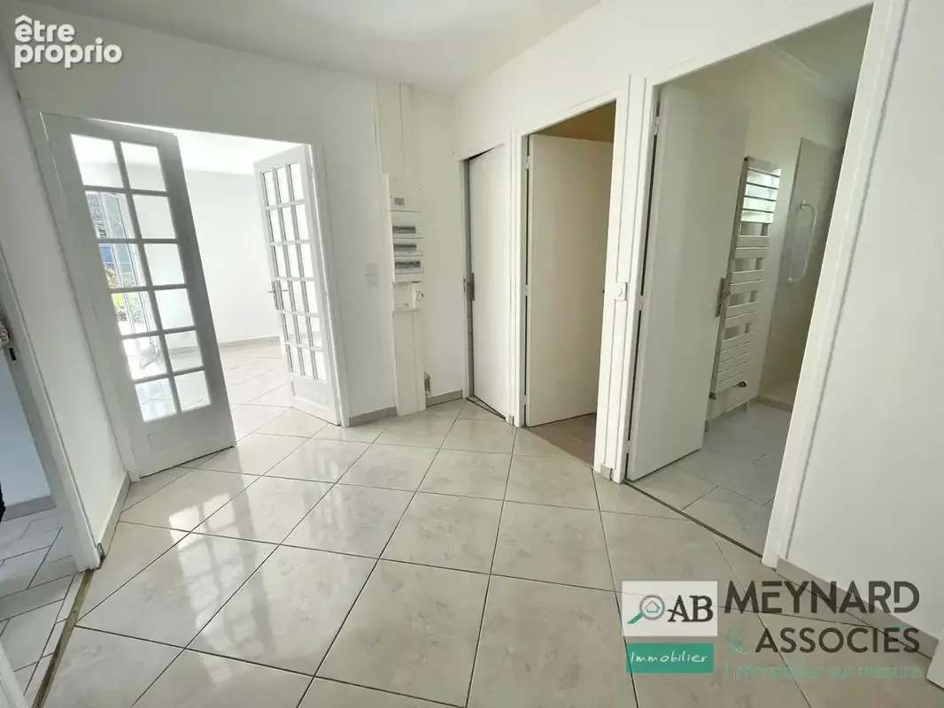 Maison indépendante à vendre - 3 chambres- sous-sol - garage-jardin 515m2 - photo 2