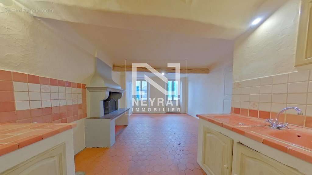 Maison à MONTAUROUX