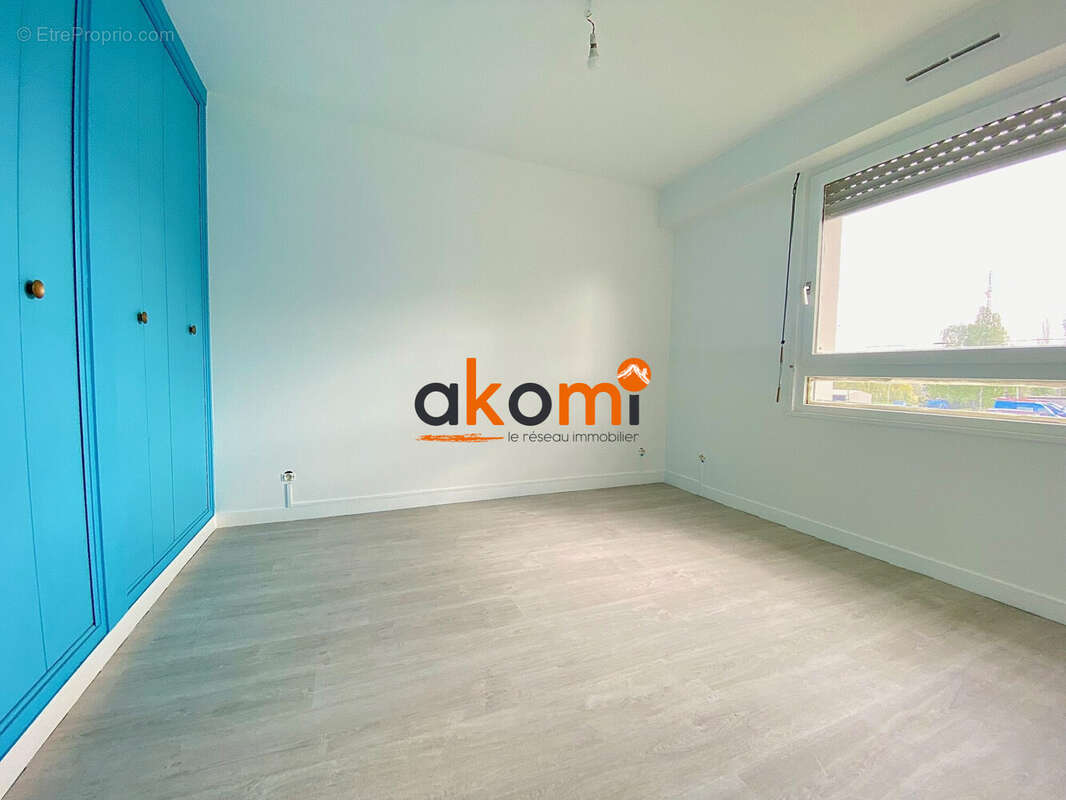 Commerce à HOUDEMONT