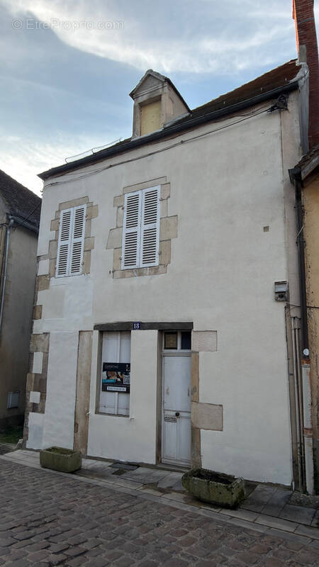 Maison à AVALLON