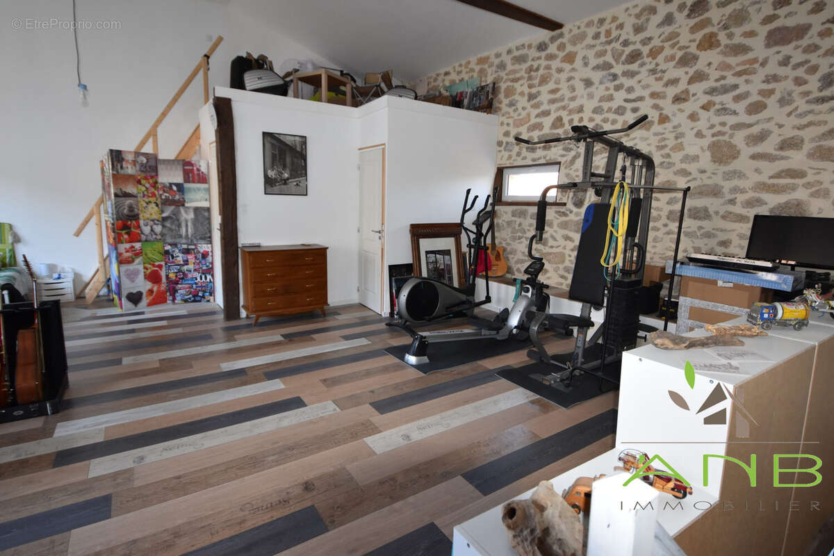 Maison à PIEGUT-PLUVIERS