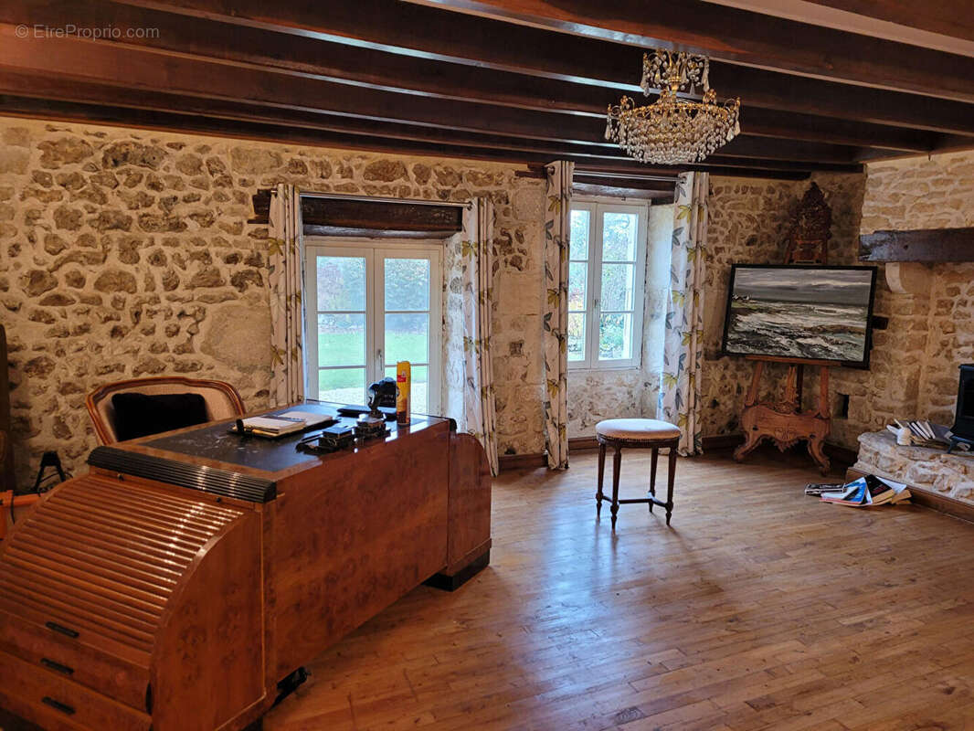 Maison à PAMPROUX