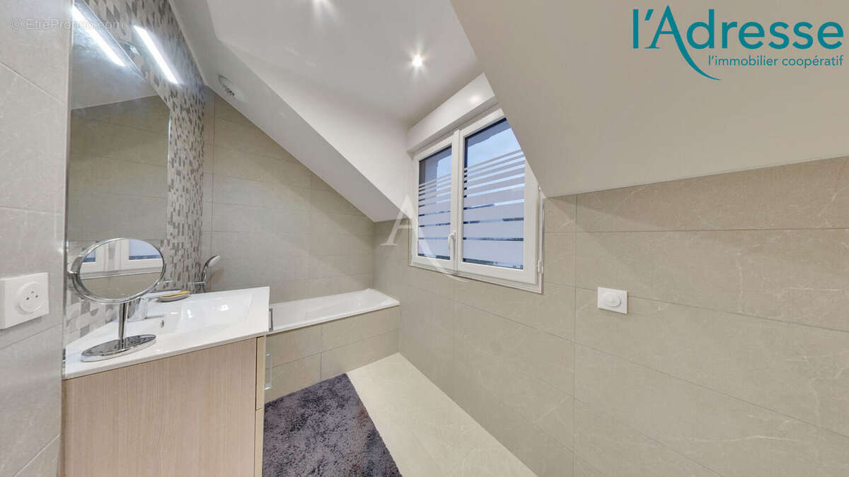 Maison à CHAMPS-SUR-MARNE