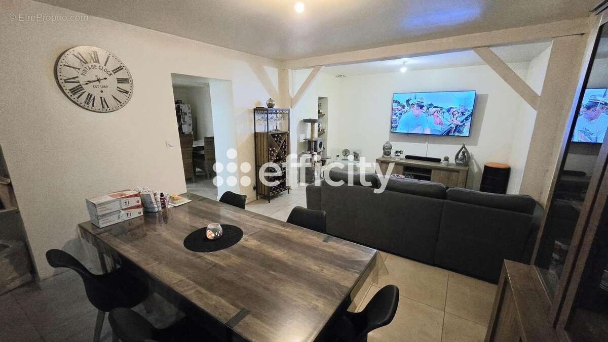 Appartement à NISSAN-LEZ-ENSERUNE