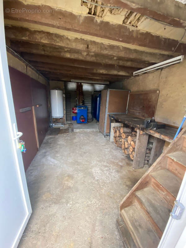 Maison à VILLAINES-LA-CARELLE