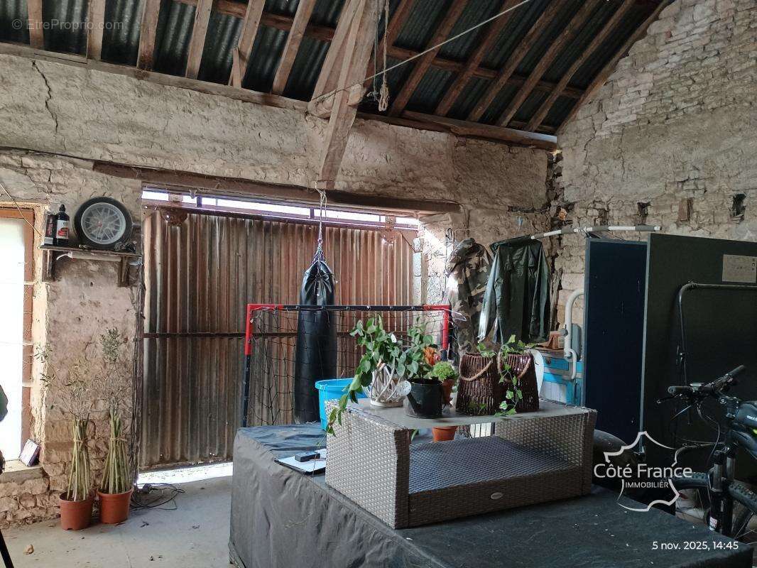 Maison à MONTIGNY-LE-FRANC