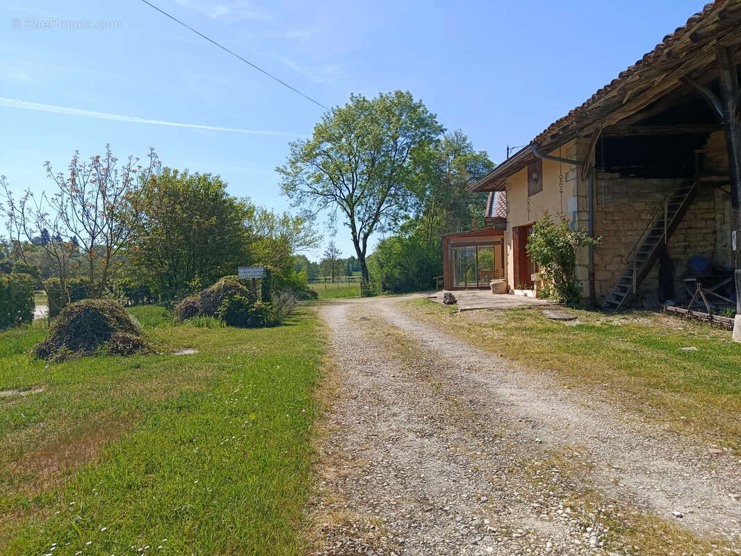 Maison à SAINT-ETIENNE-DU-BOIS