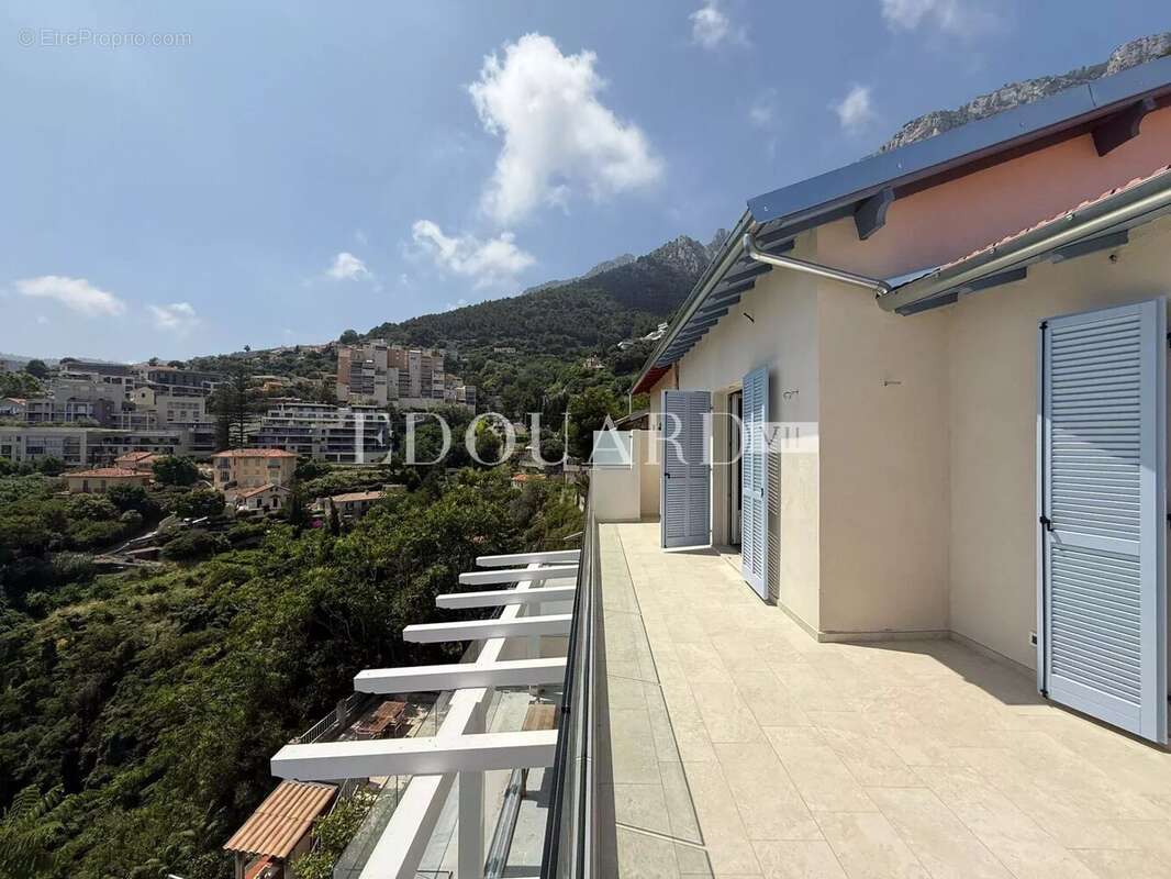 Appartement à ROQUEBRUNE-CAP-MARTIN