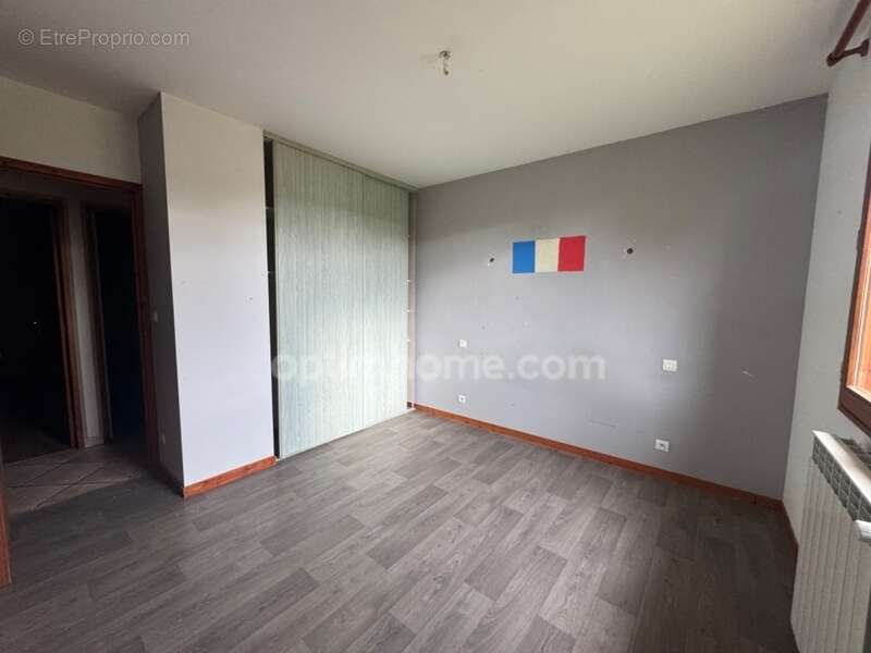 Maison à SAINT-SULPICE-LES-FEUILLES