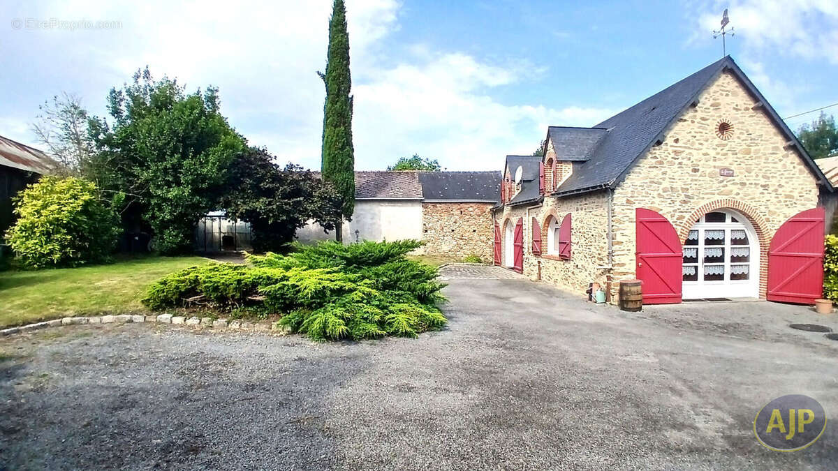 Maison à DREFFEAC