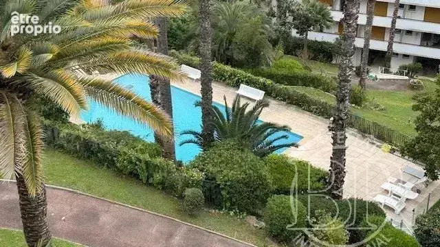 Appartement à VALLAURIS
