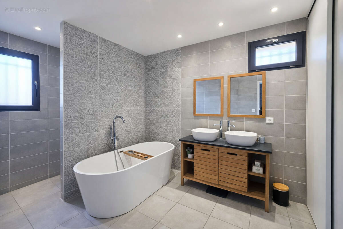 Maison à SAINT-MAURICE-L'EXIL