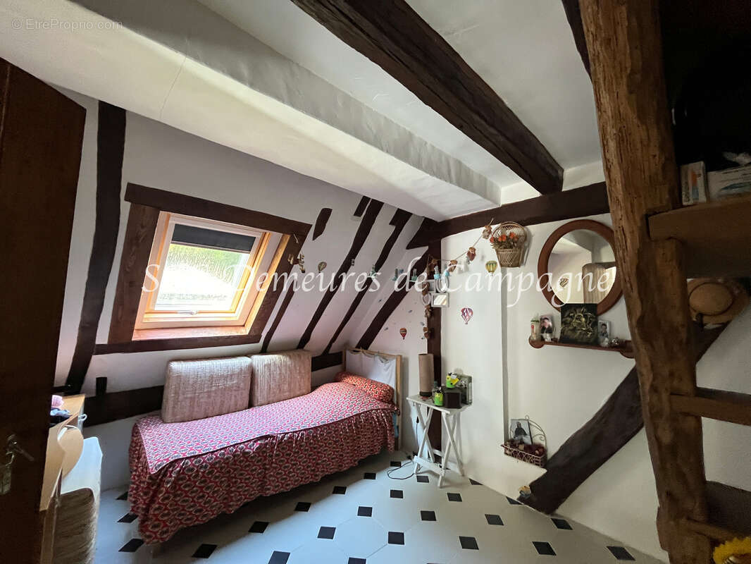 Maison à SURY-EN-VAUX