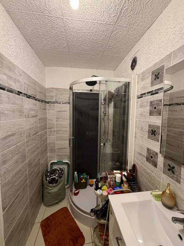 Appartement à MARSEILLE-3E