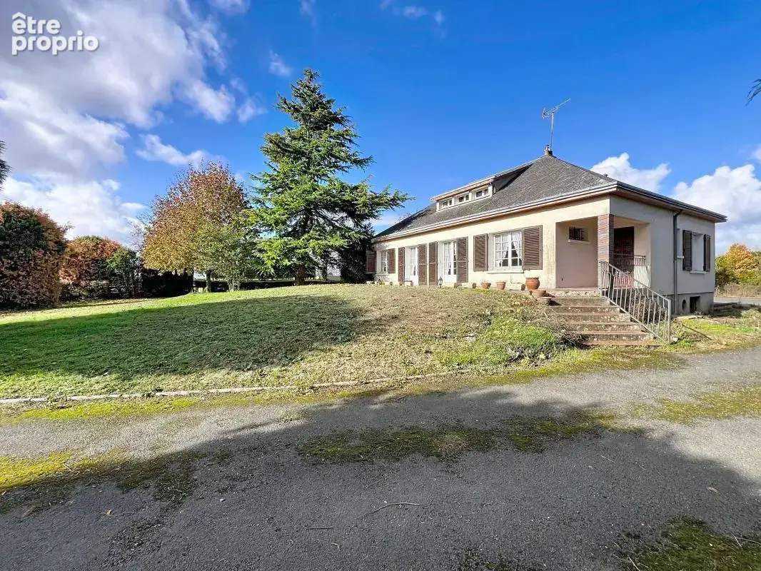  Maison familiale de 142 m² sur sous-sol total et terrain arboré de 2120 m² sans vis-à-vis !  - photo 1