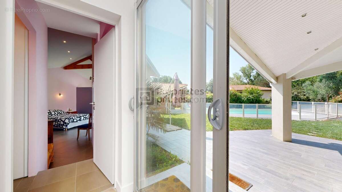 Maison d'architecte avec piscine & grand garage - photo 15