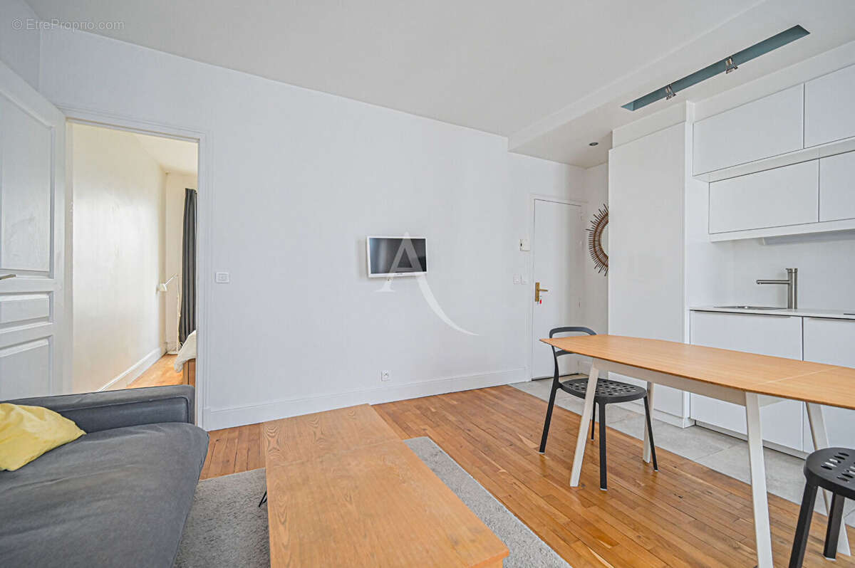 Appartement à PARIS-7E